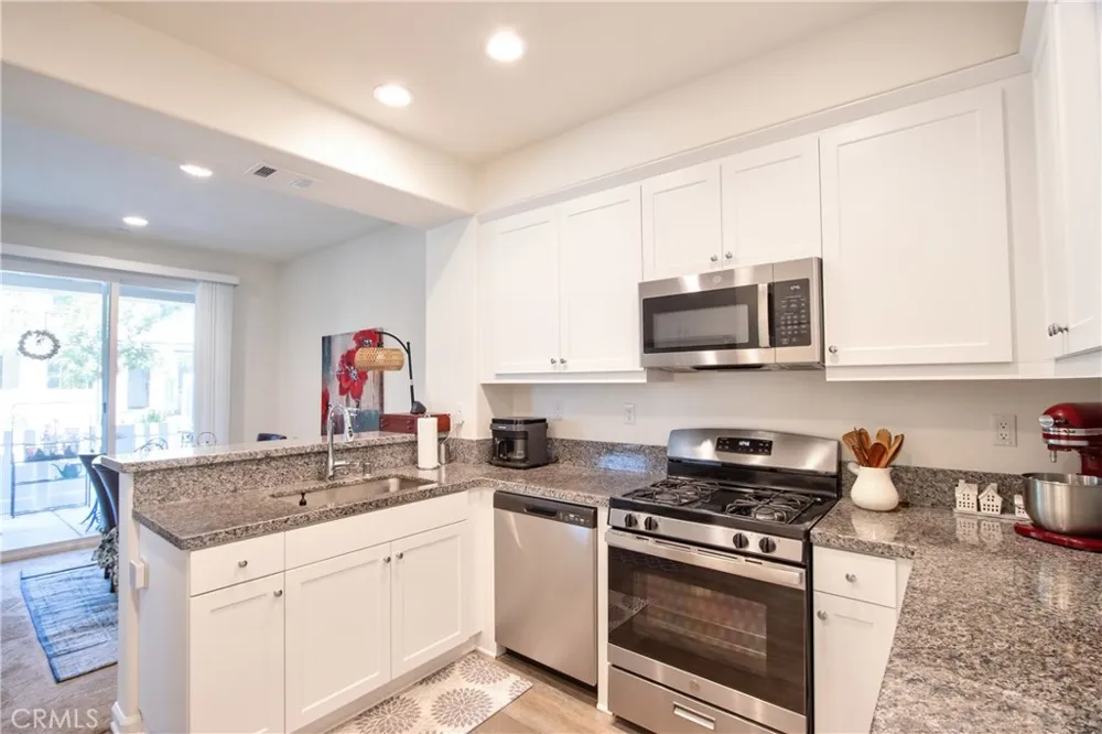41987 Isadora #1404 Murrieta, CA 92562
