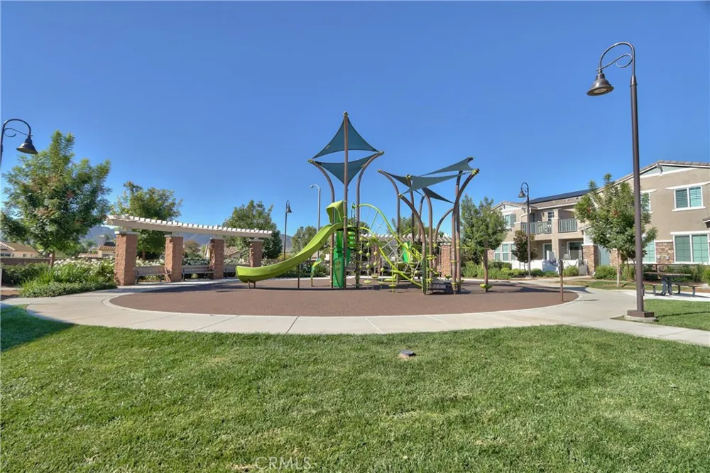 41987 Isadora #1404 Murrieta, CA 92562