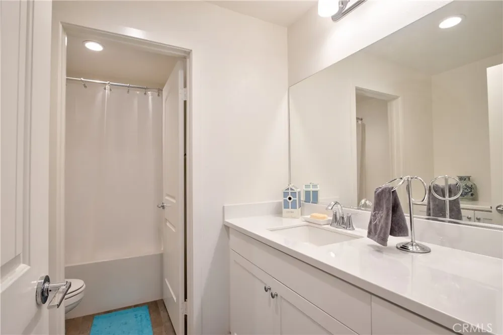 41987 Isadora #1404 Murrieta, CA 92562
