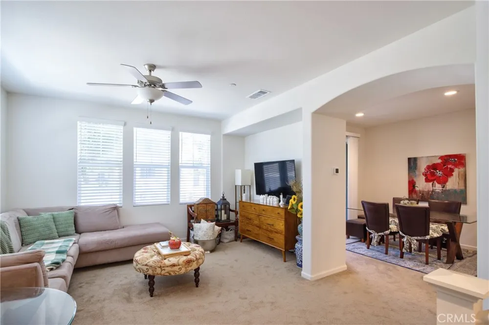 41987 Isadora #1404 Murrieta, CA 92562