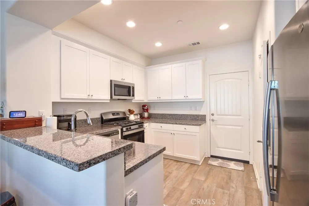 41987 Isadora #1404 Murrieta, CA 92562
