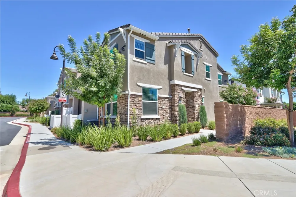 41987 Isadora #1404 Murrieta, CA 92562
