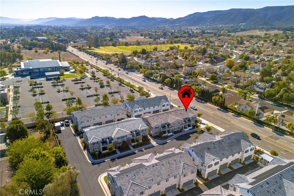 41987 Isadora #1404 Murrieta, CA 92562