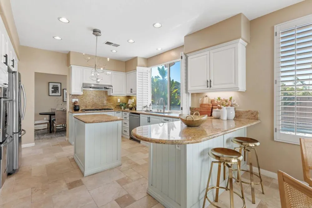 12204 Briar Knoll Way San Diego, CA 92128