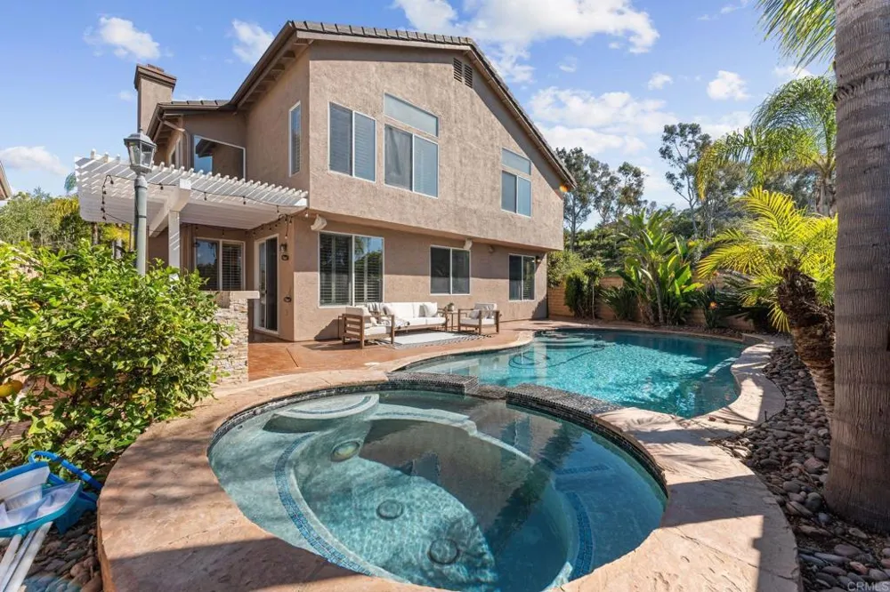 12204 Briar Knoll Way San Diego, CA 92128