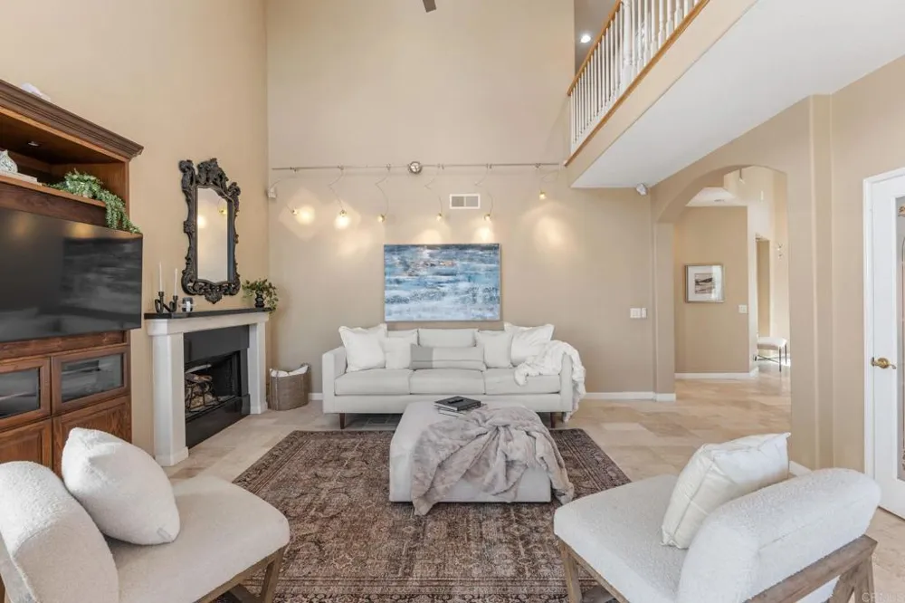 12204 Briar Knoll Way San Diego, CA 92128