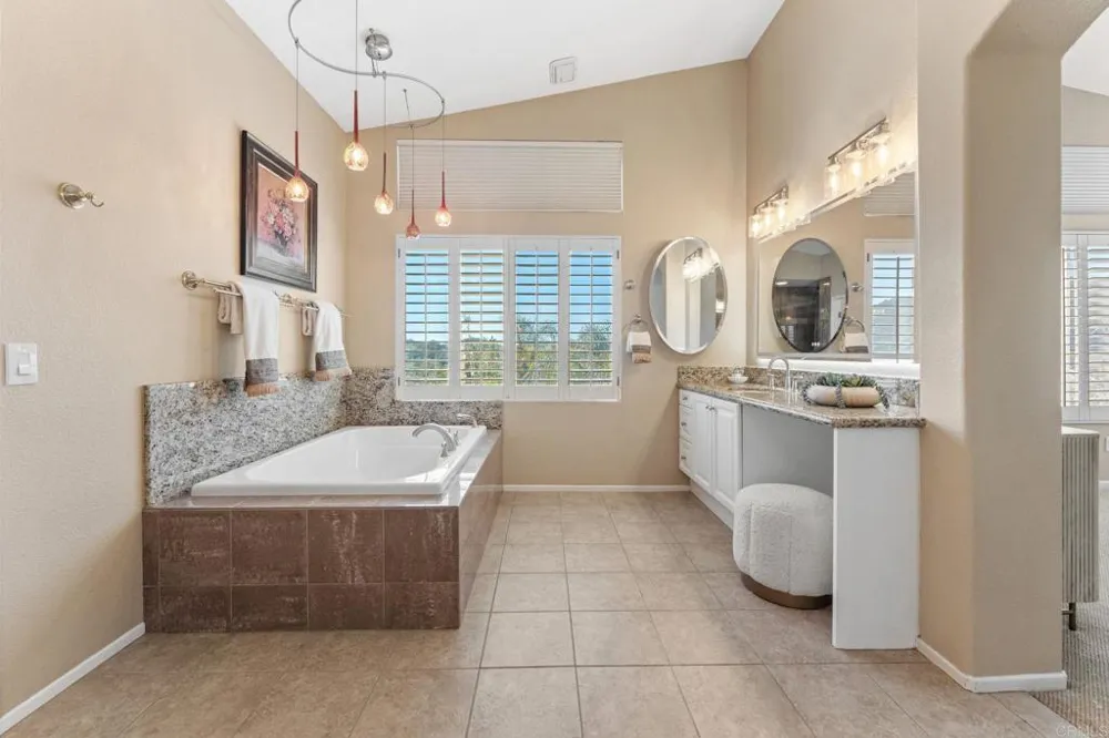 12204 Briar Knoll Way San Diego, CA 92128
