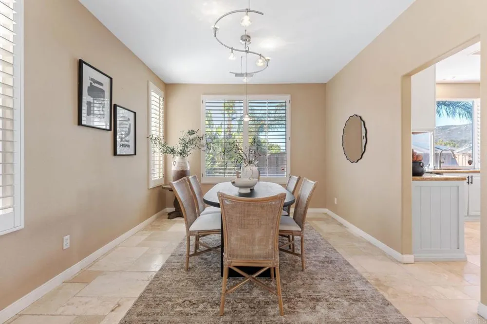 12204 Briar Knoll Way San Diego, CA 92128