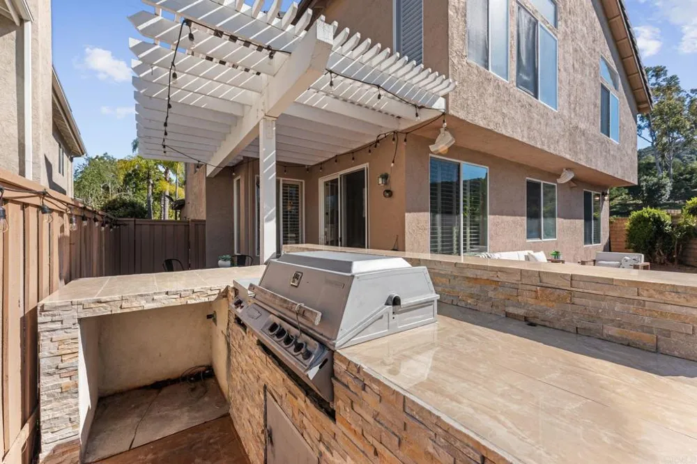 12204 Briar Knoll Way San Diego, CA 92128