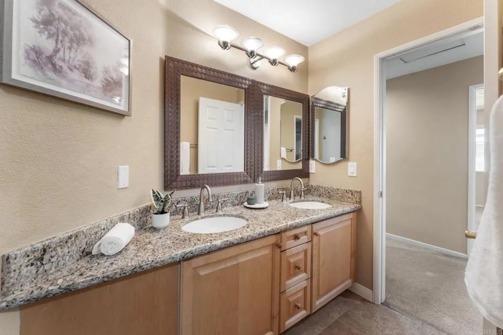 12204 Briar Knoll Way San Diego, CA 92128