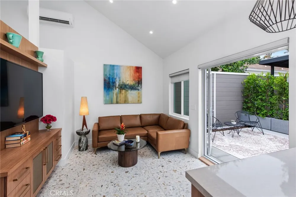 4323 Laurelgrove Avenue Studio City, CA 91604