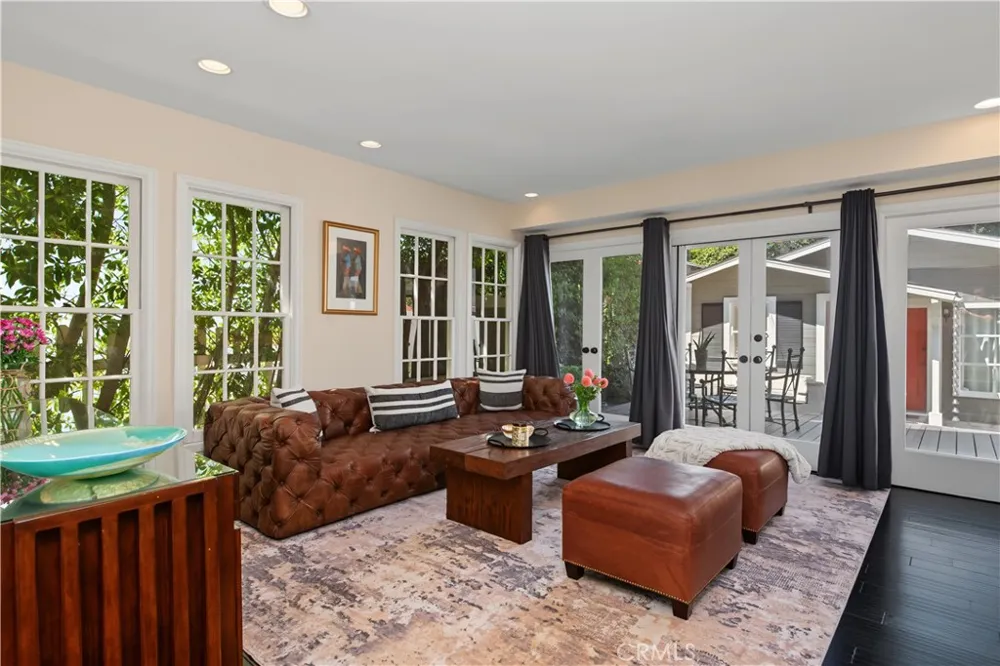 4323 Laurelgrove Avenue Studio City, CA 91604