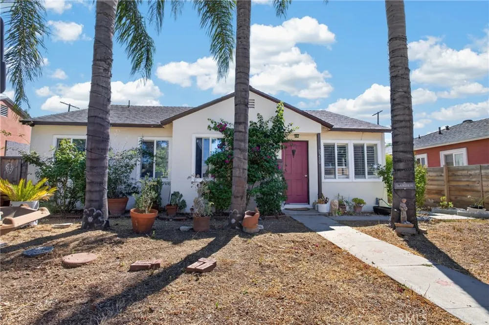 8210 White Oak Avenue Northridge, CA 91325