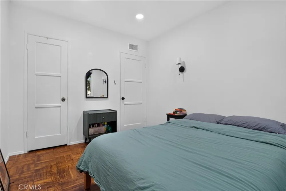8210 White Oak Avenue Northridge, CA 91325