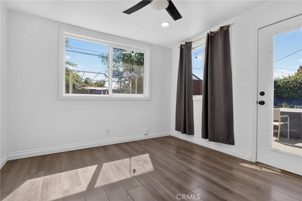 8210 White Oak Avenue Northridge, CA 91325