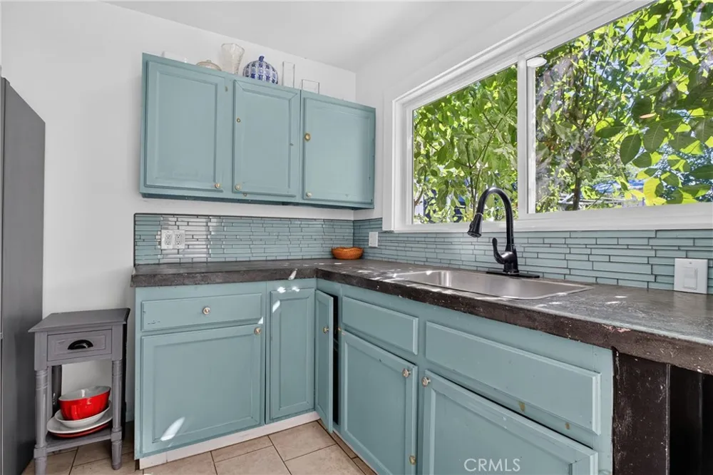 8210 White Oak Avenue Northridge, CA 91325