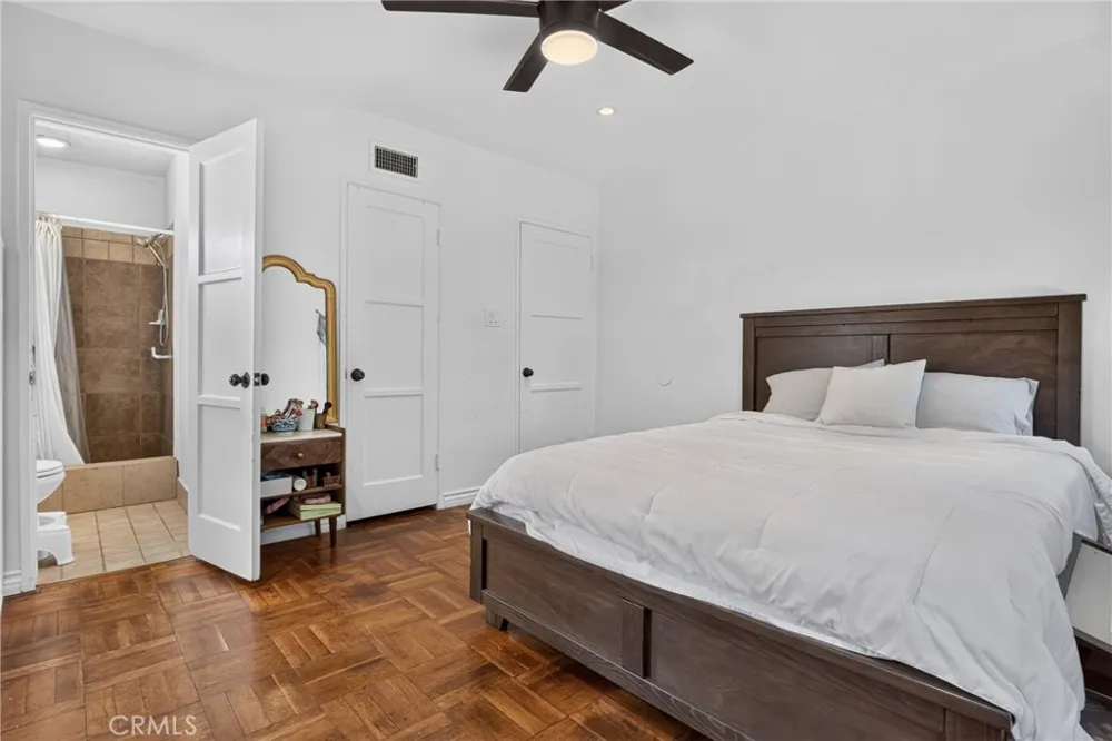 8210 White Oak Avenue Northridge, CA 91325