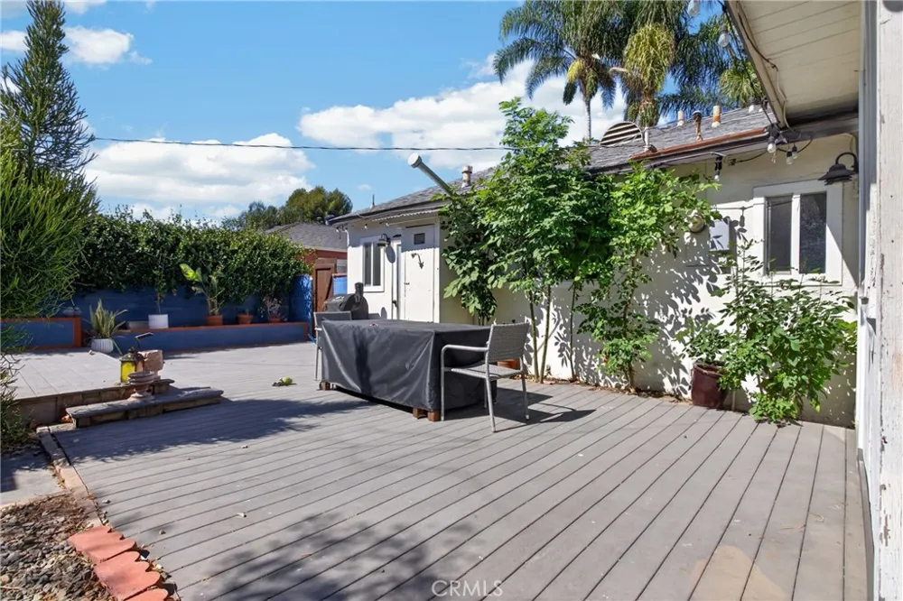 8210 White Oak Avenue Northridge, CA 91325