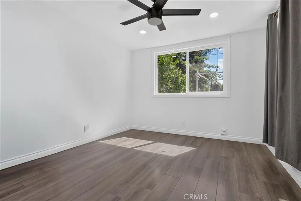 8210 White Oak Avenue Northridge, CA 91325