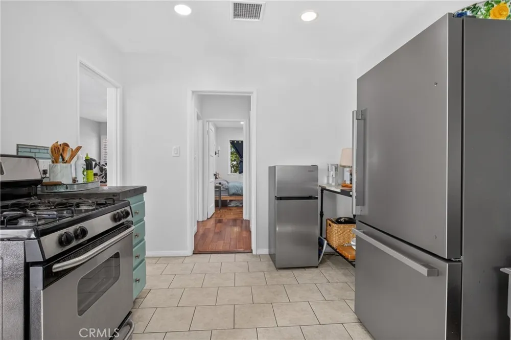 8210 White Oak Avenue Northridge, CA 91325