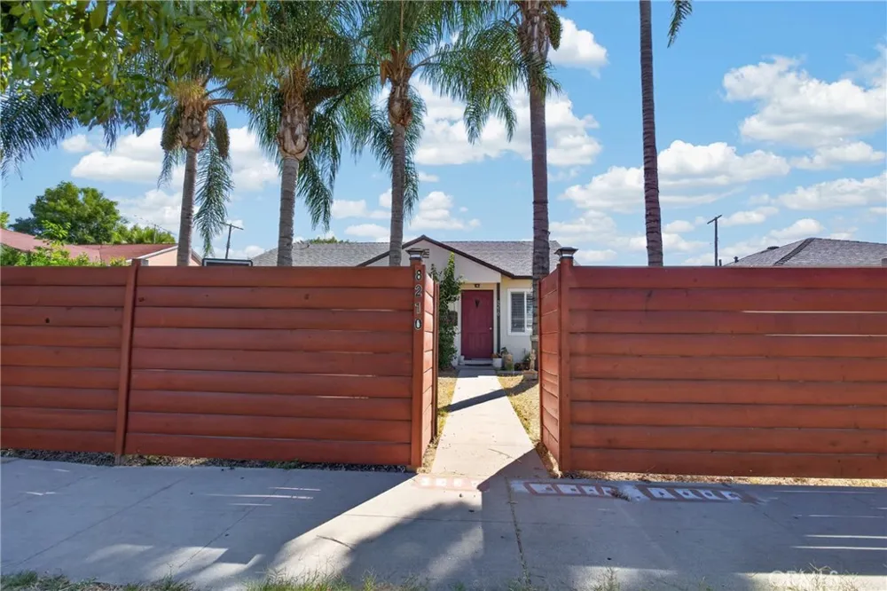 8210 White Oak Avenue Northridge, CA 91325