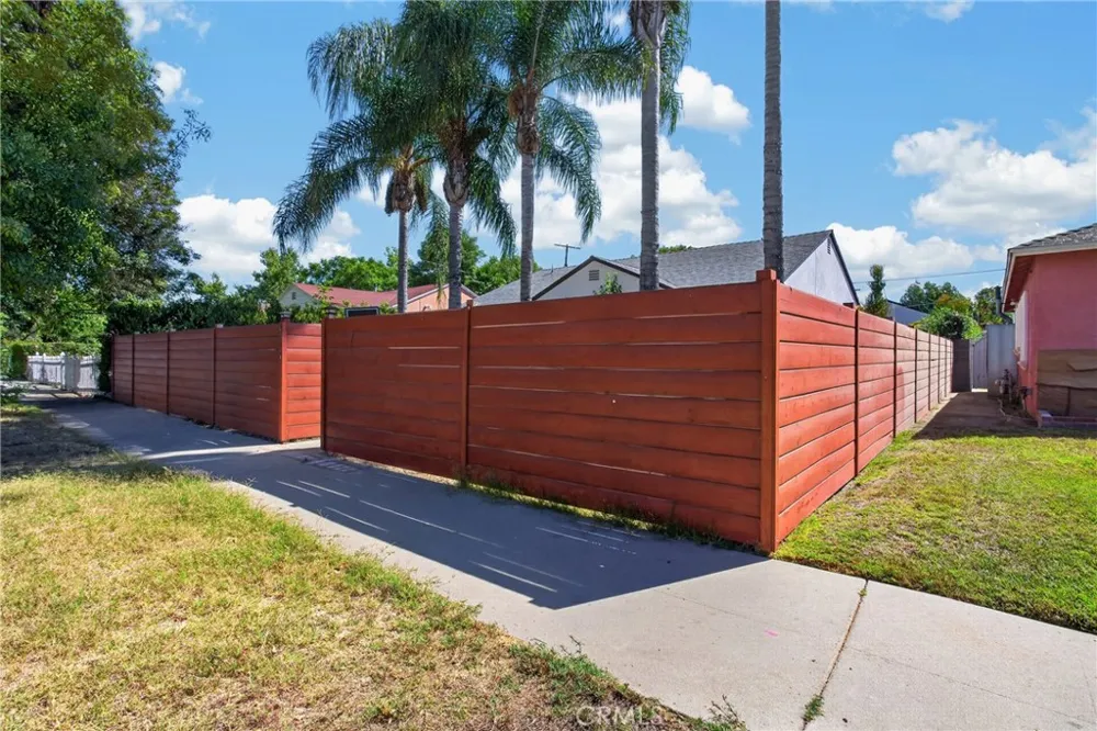8210 White Oak Avenue Northridge, CA 91325