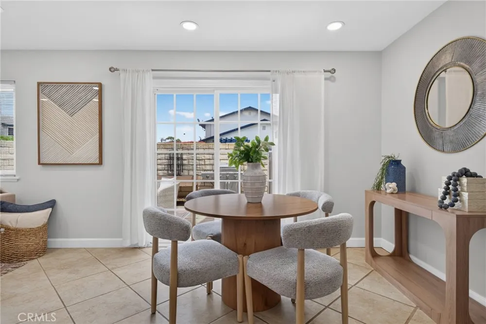 16516 Le Grande Lane Huntington Beach, CA 92649