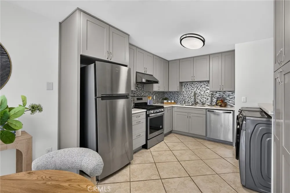 16516 Le Grande Lane Huntington Beach, CA 92649