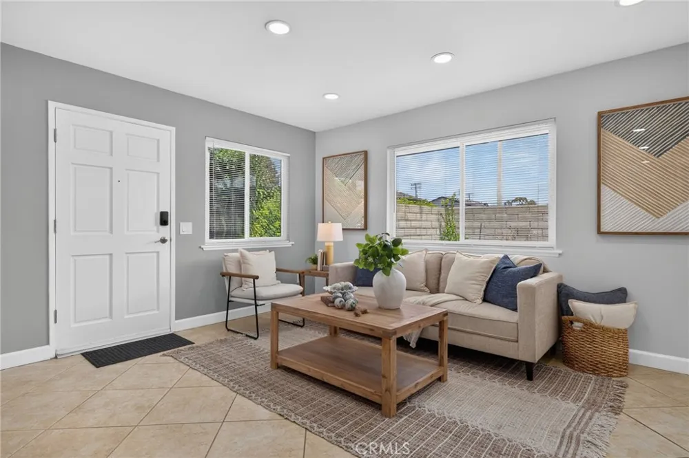 16516 Le Grande Lane Huntington Beach, CA 92649