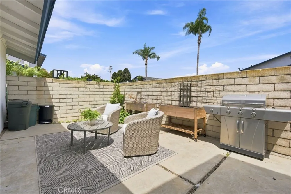 16516 Le Grande Lane Huntington Beach, CA 92649