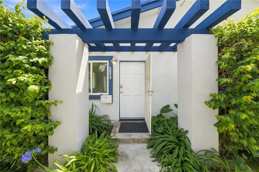 16516 Le Grande Lane Huntington Beach, CA 92649