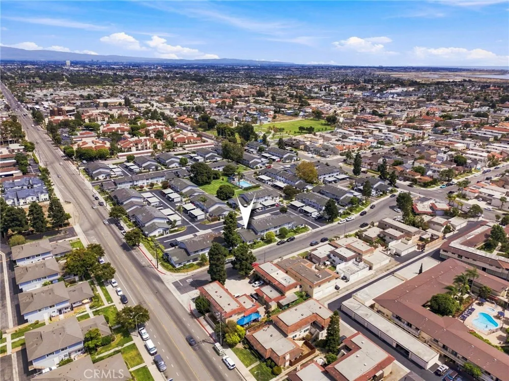 16516 Le Grande Lane Huntington Beach, CA 92649