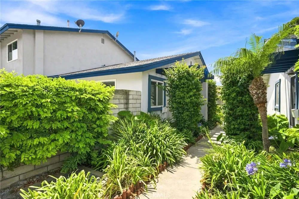 16516 Le Grande Lane Huntington Beach, CA 92649