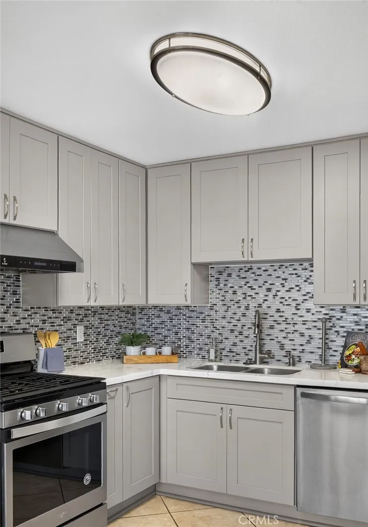 16516 Le Grande Lane Huntington Beach, CA 92649
