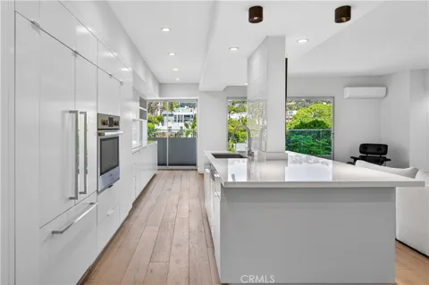 838 Doheny #505