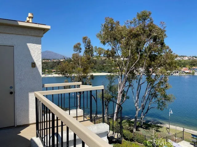22506 Formentor Mission Viejo, CA 92692