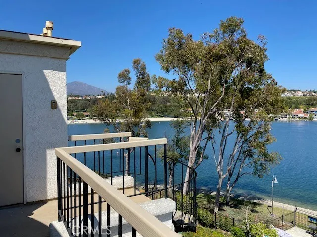 22506 Formentor Mission Viejo, CA 92692