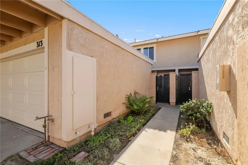 313 S Belmont Lane Placentia, CA 92870