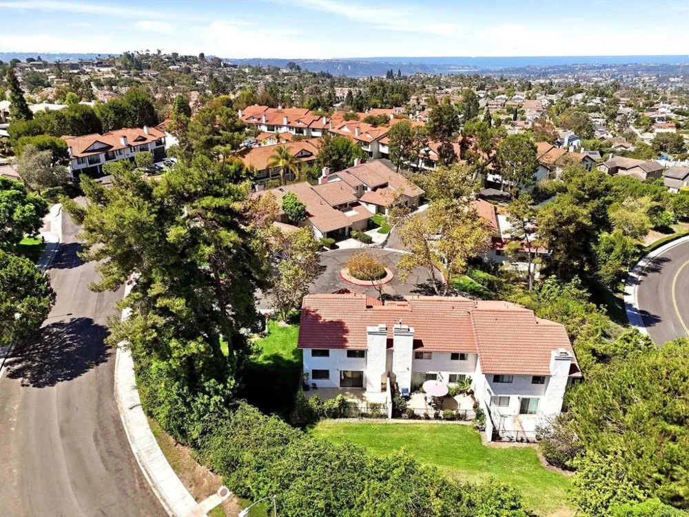 3038 Via Estrada Carlsbad, CA 92009