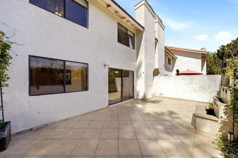 3038 Via Estrada Carlsbad, CA 92009