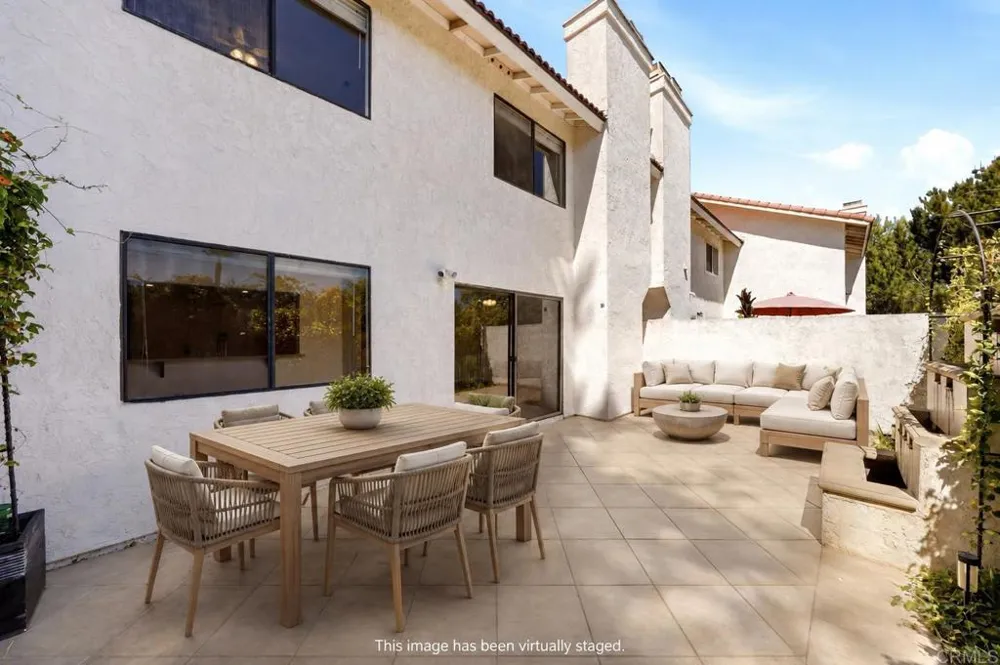 3038 Via Estrada Carlsbad, CA 92009