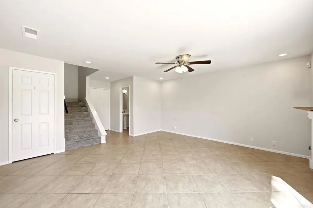 3038 Via Estrada Carlsbad, CA 92009