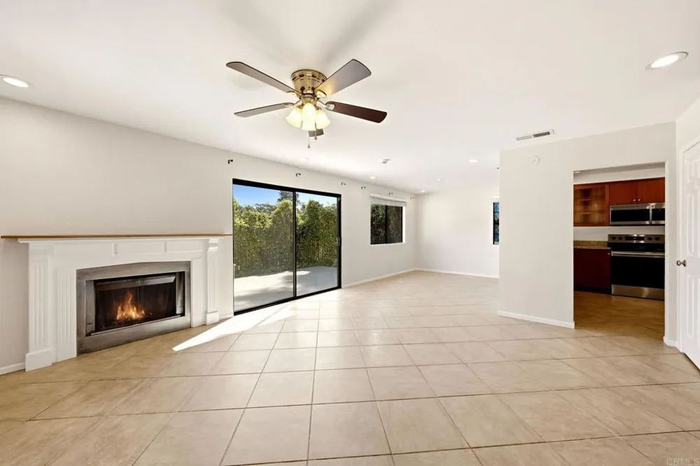 3038 Via Estrada Carlsbad, CA 92009