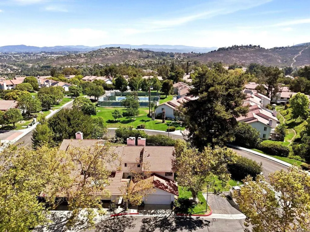 3038 Via Estrada Carlsbad, CA 92009