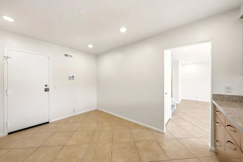 3038 Via Estrada Carlsbad, CA 92009