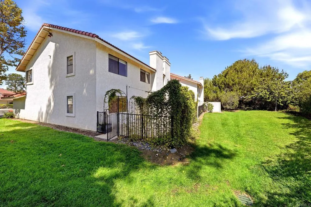 3038 Via Estrada Carlsbad, CA 92009