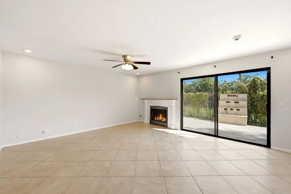 3038 Via Estrada Carlsbad, CA 92009