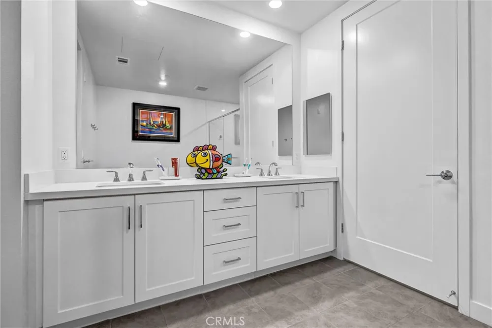 2307 Rivington Irvine, CA 92612