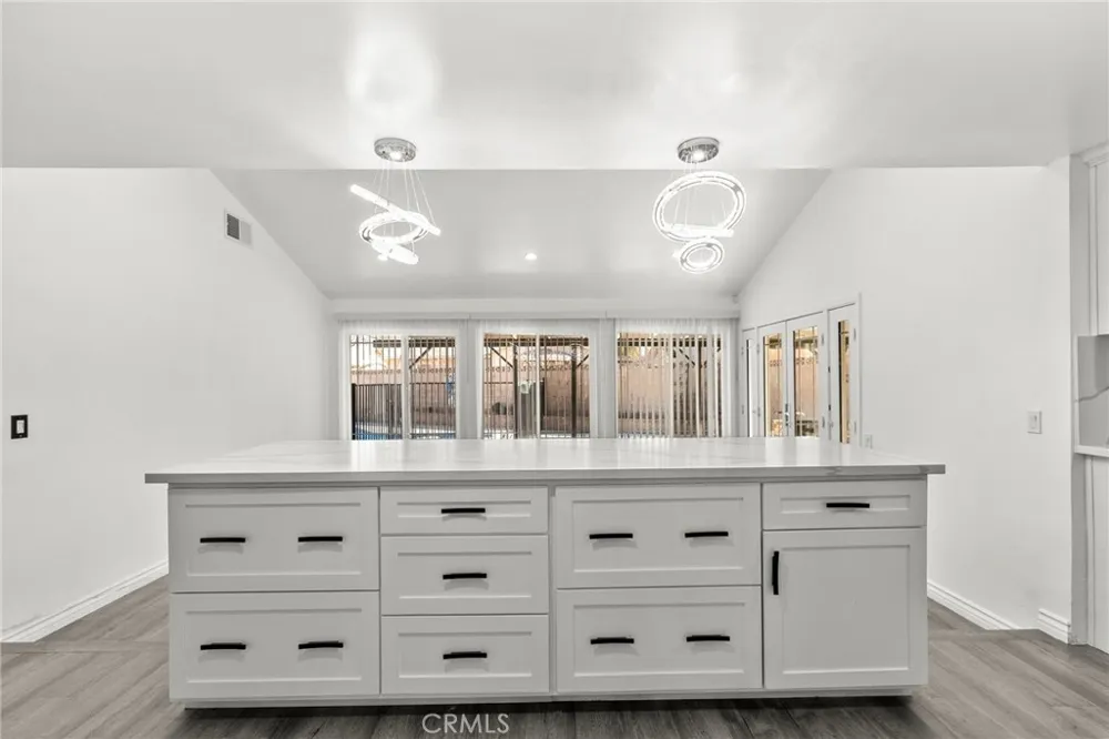 44256 Sancroft Avenue Lancaster, CA 93535