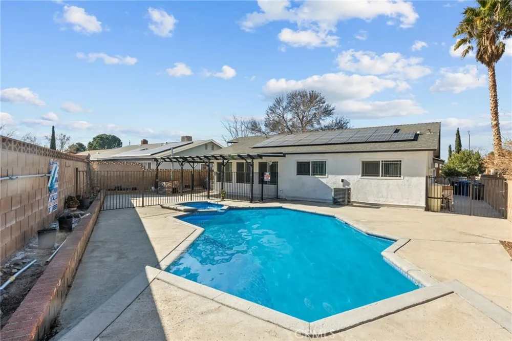 44256 Sancroft Avenue Lancaster, CA 93535